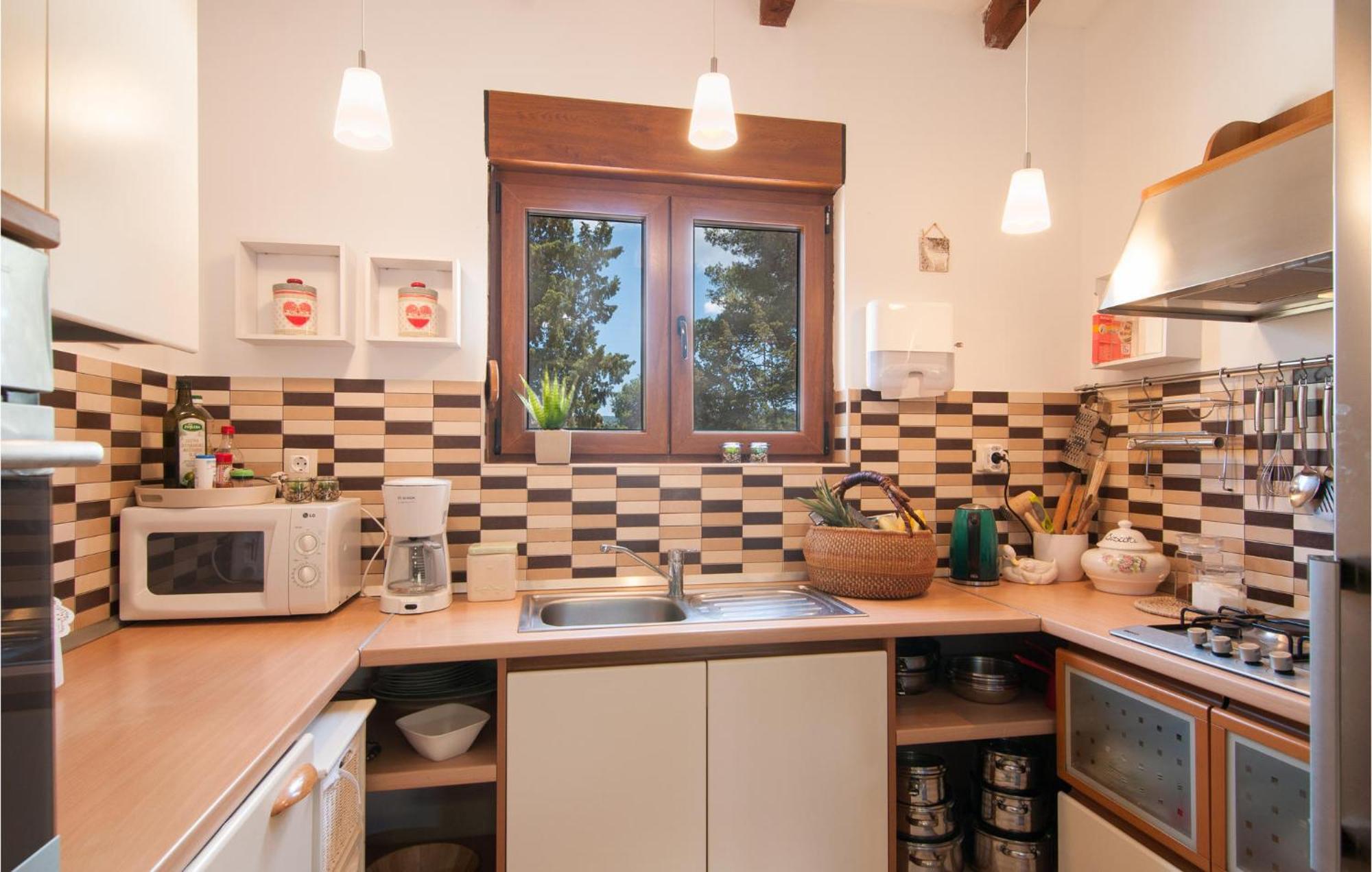 Cozy In Mudri Dolac With Kitchen Basina