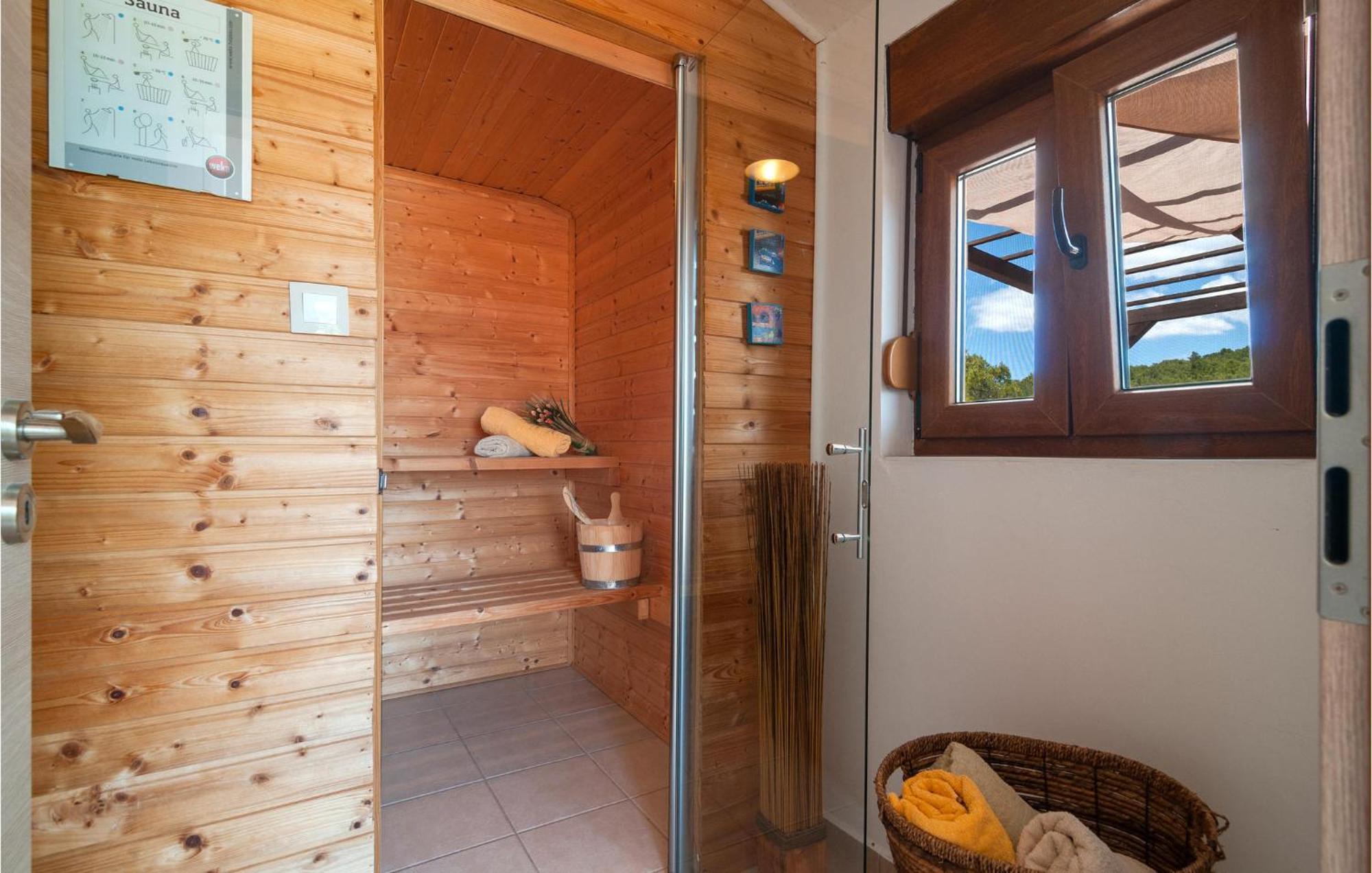 Casa de férias Cozy In Mudri Dolac With Kitchen