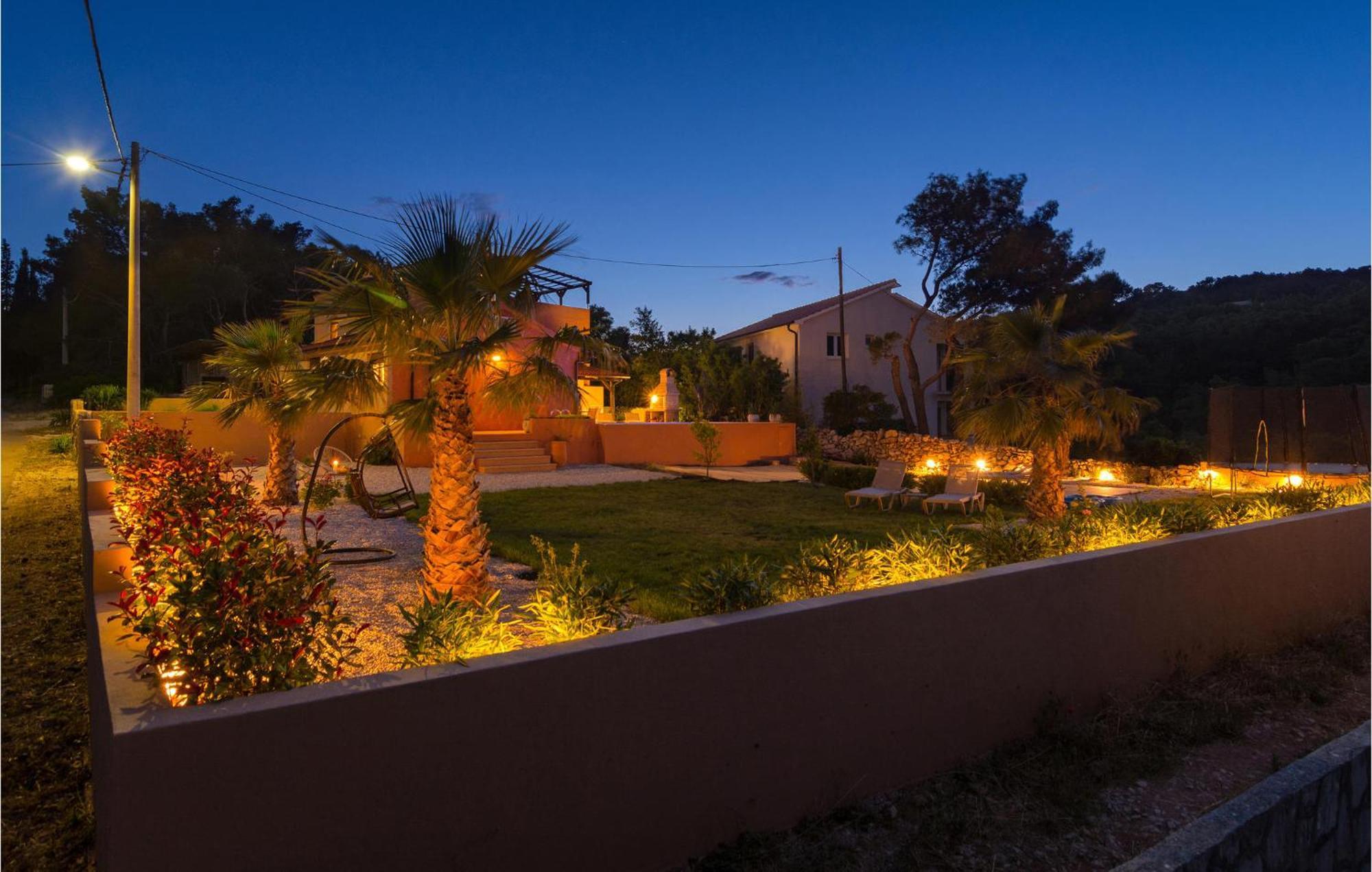 Casa de férias Cozy In Mudri Dolac With Kitchen